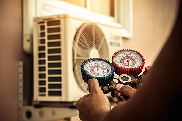 Professional Ac Installation technician working in Hopewell, OH